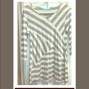 Super soft maternity top. Size small